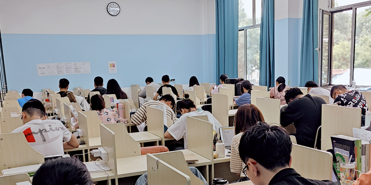 伊犁考研寄宿学校-学习氛围